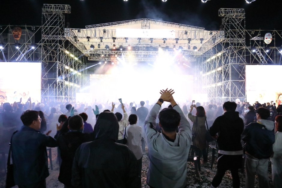 Mask dance performance at Andong Maskdance Festival