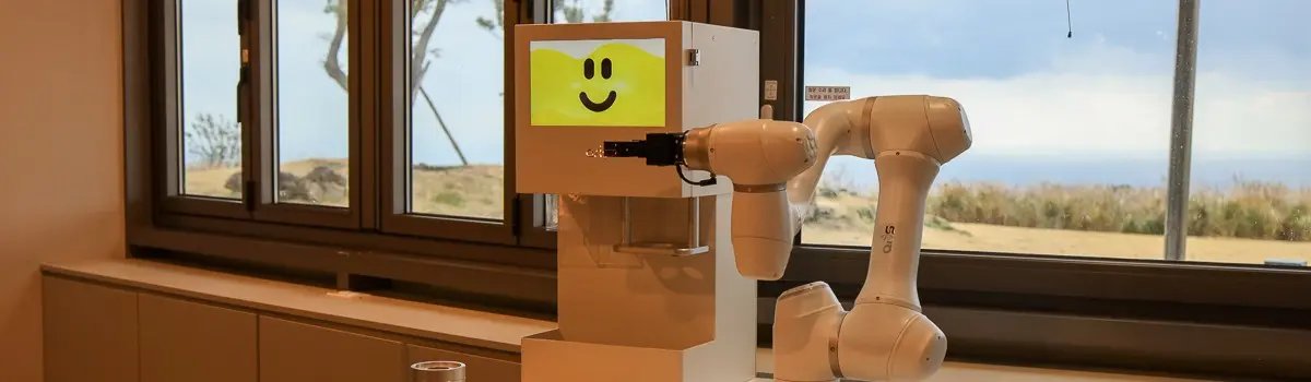 Lounge X Aewol cafe interior