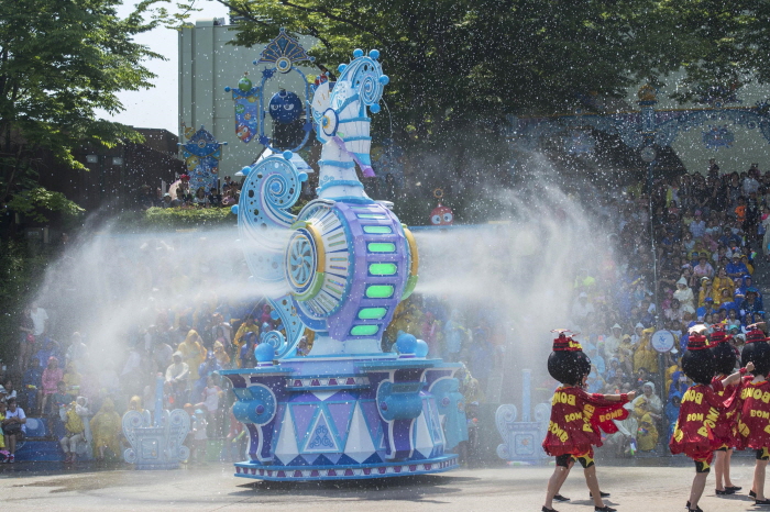 Everland theme park summer festival rides and attractions