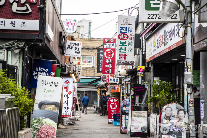 Dongdaemun — What Locals & Foreigners Really Say (2026)