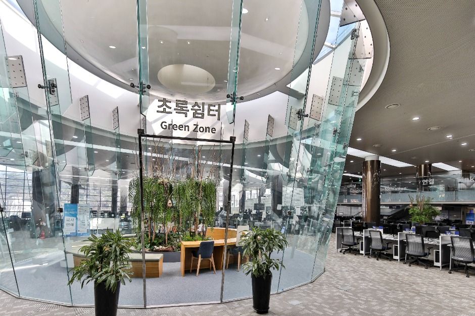 Jeju Shinhwa World Family Resort Guide 2026: Packages, Theme Park & What's Included