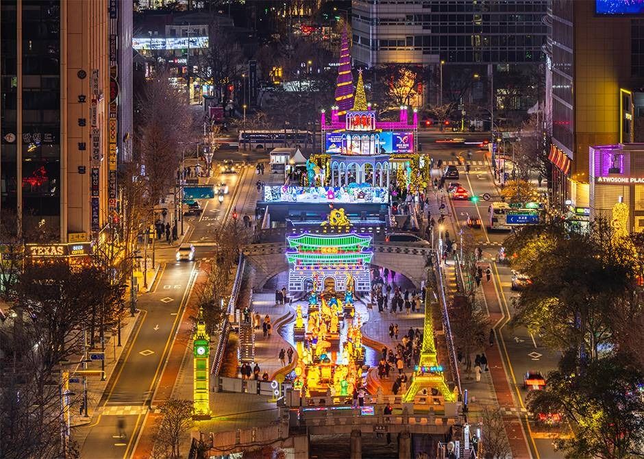 Seoul Nightlife Guide — Where to Go After Dark (2026)