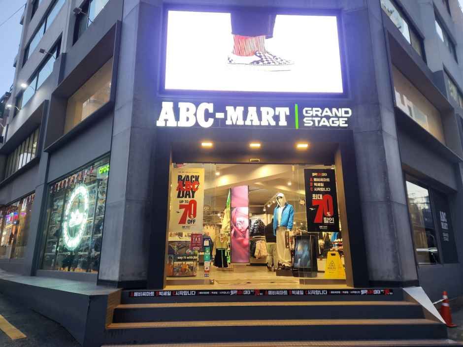 Shopping in Hongdae — Indie Fashion & K-Beauty (2026)