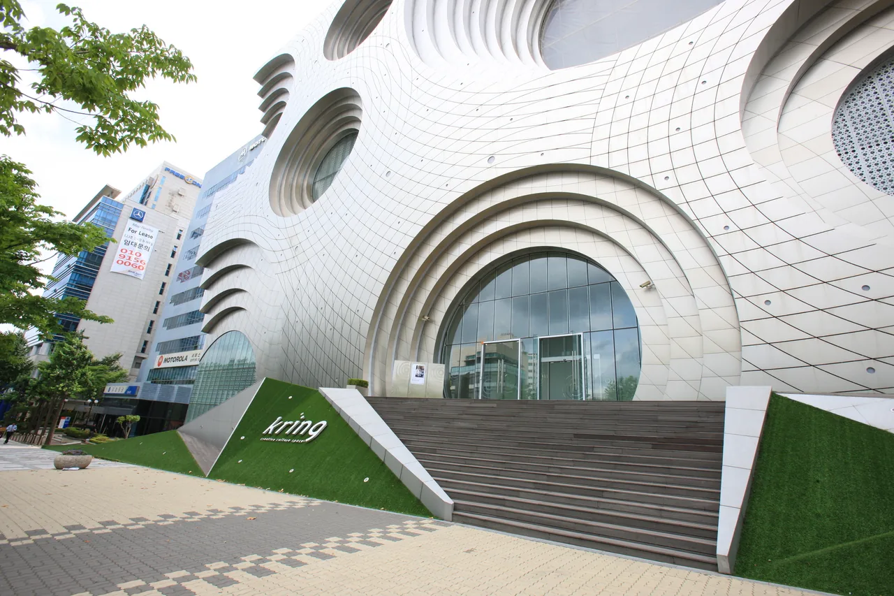 Where to Stay in Gangnam — Luxury & Business Hotels (2026)