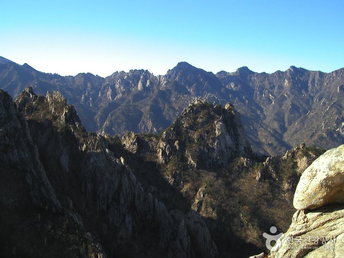 Where to Stay in Gangwon-do — Mountain & Beach Resorts (2026)