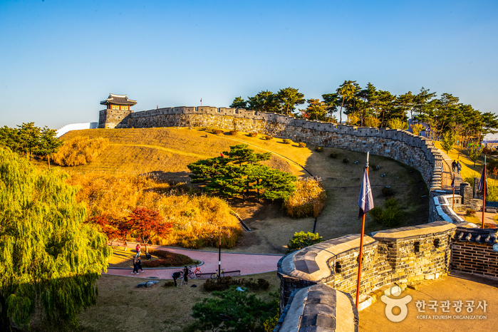 Where to Stay for the Suwon Hwaseong Cultural Festival 2026 (English Booking Guide)